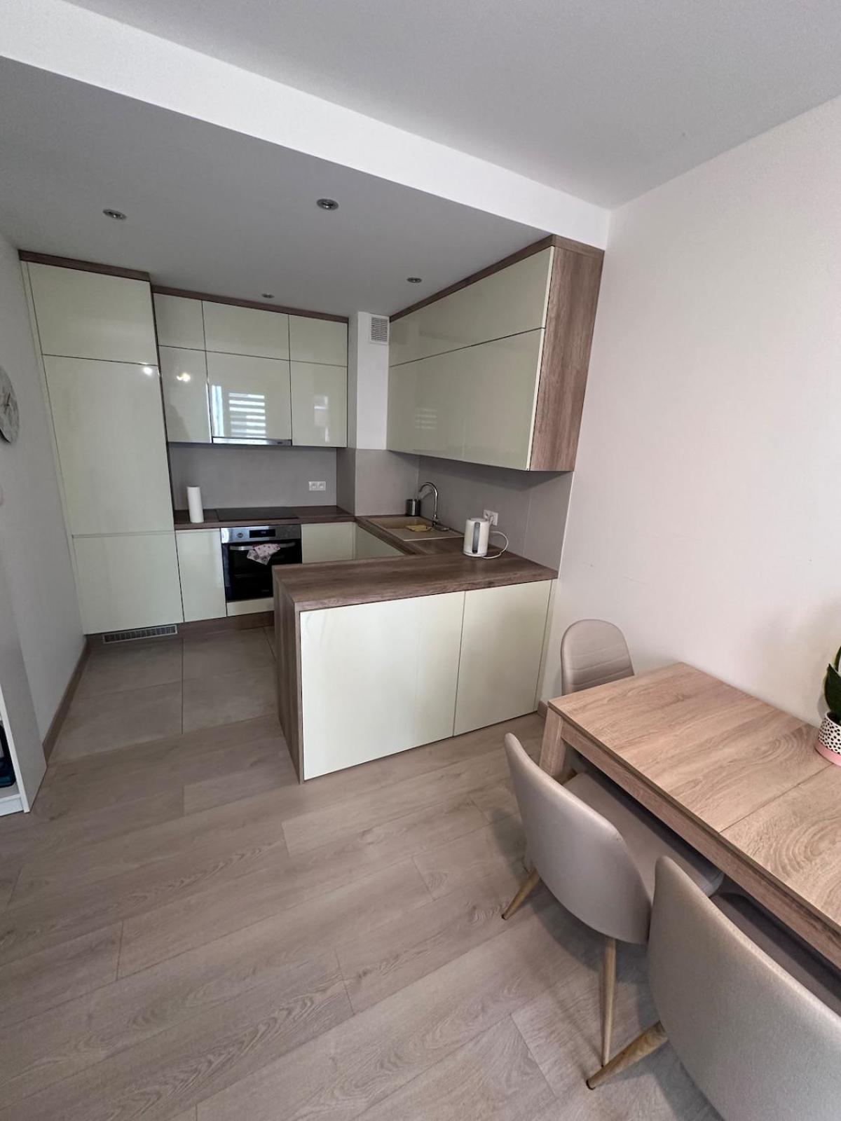 Apartament Modern With Underground Parking Spot, Kwartowa,